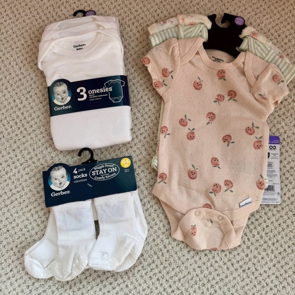 Gerber Other - Gerber Baby Onesies and Socks Set NWT